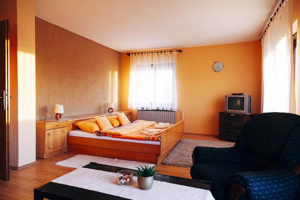 Apartmani Maraton Vukovar Værelse billede
