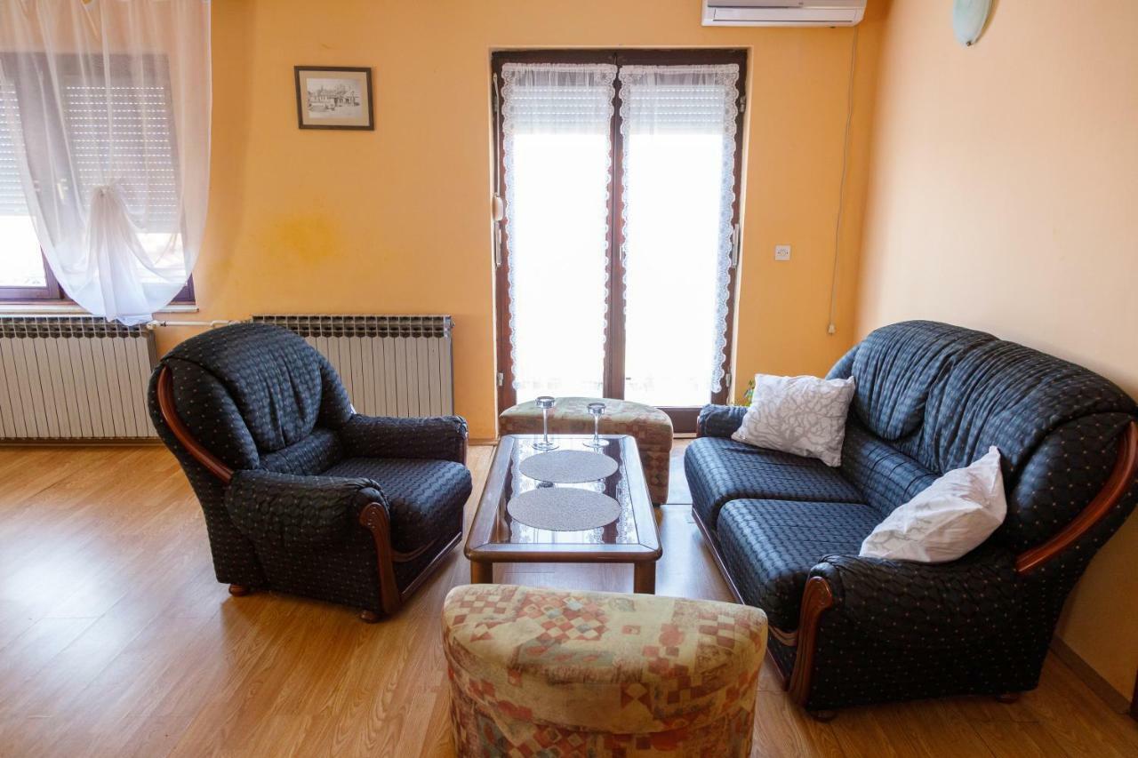 Apartmani Maraton Vukovar Eksteriør billede